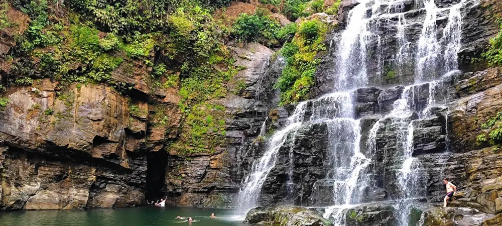 cascadas nauyaca en costa rica